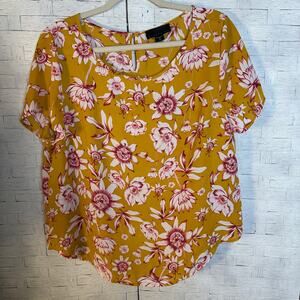 Attention women’s blouse lightweight floral feminine mustard yellow white red￼